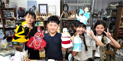 event-banner-公視《小島同樂繪》-「天賜阿公的戲籠」影片欣賞與映後交流